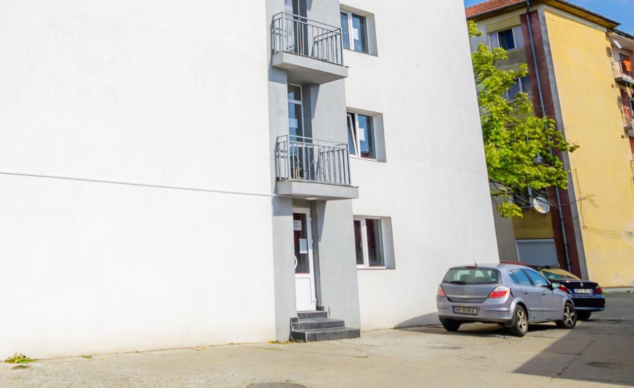 Apartament Cu O Camera Arad Eksteriør bilde